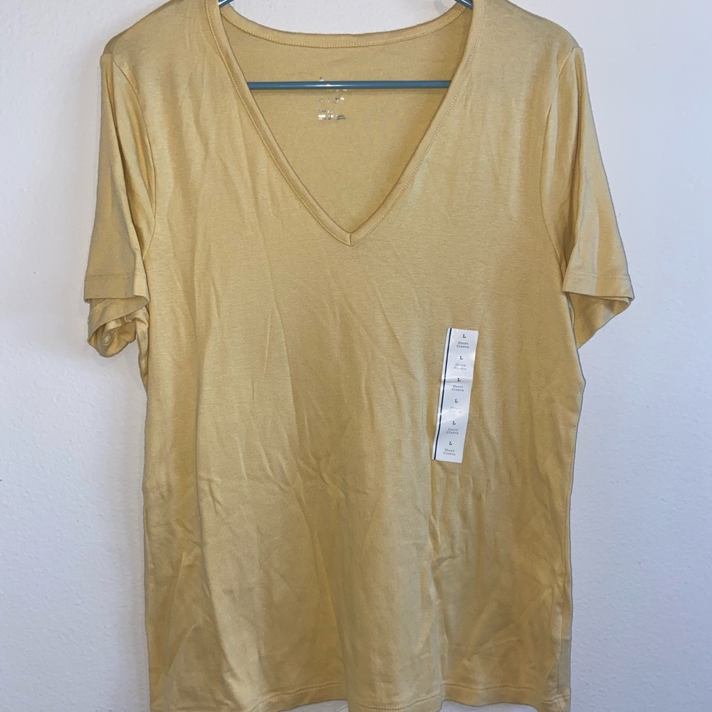 yellow tee
